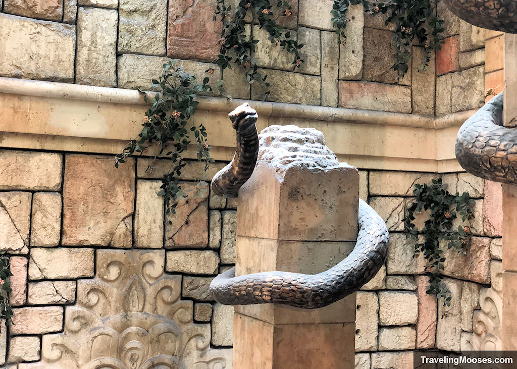 Snake decor at Mandalay Bay Shark Reef Aquarium