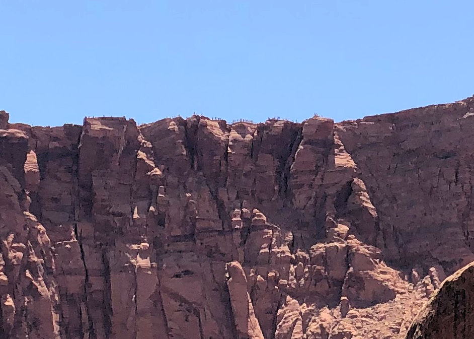 Visitors standing on Horseshoe Bend Overlook