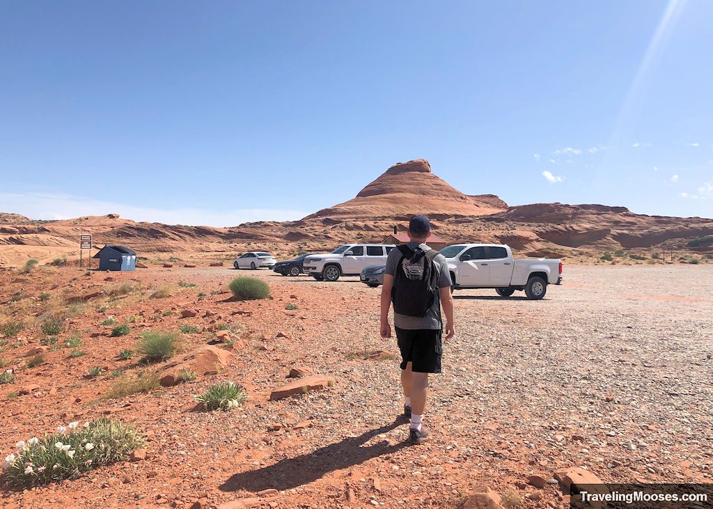 Parking area at the Chains