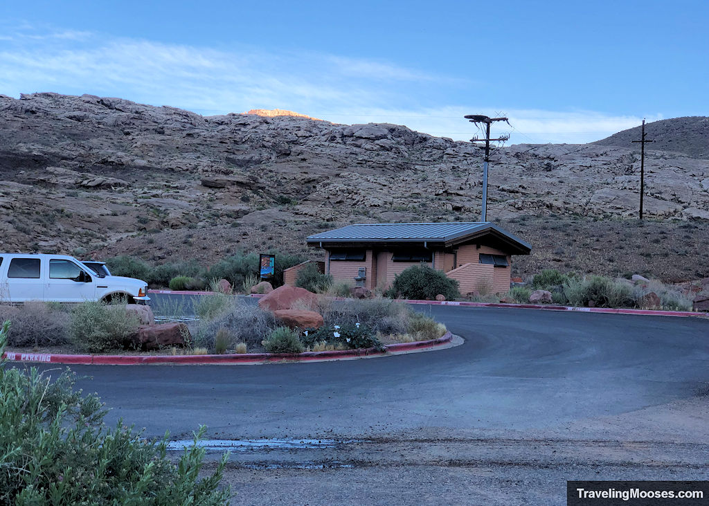 Restroom building in a parking lot at Lees Ferry