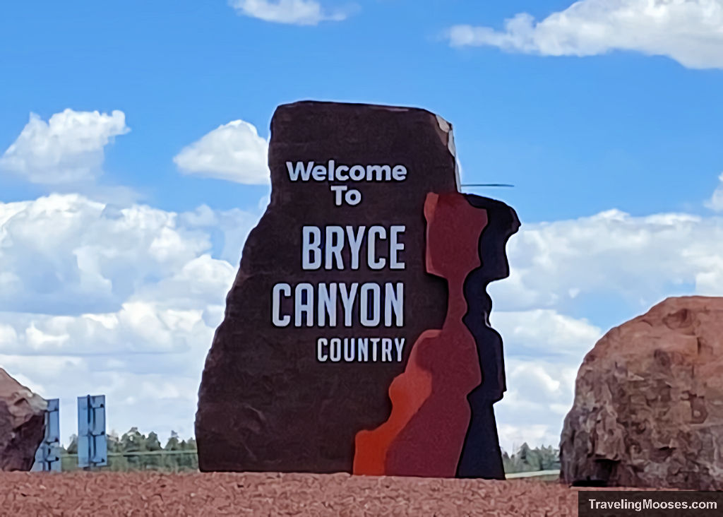 Sign welcoming visitors to Bryce Canyon